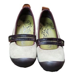 Merrell Taupe & Brown Leather Mary Janes